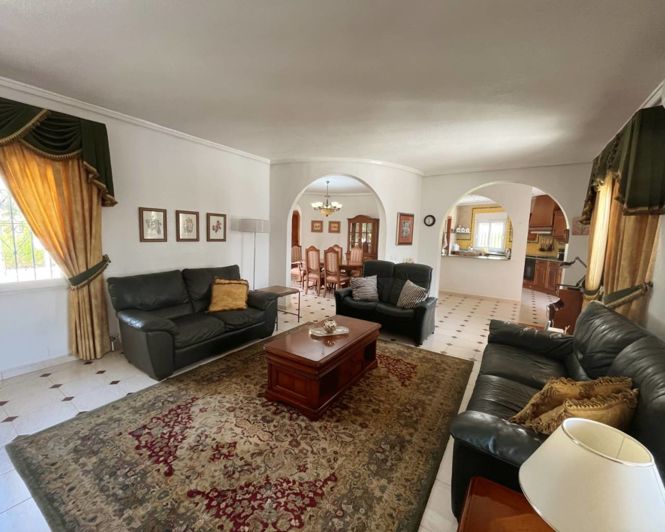 Image No.3-4 Bed Villa for sale