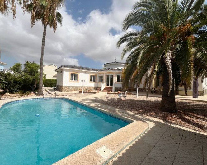 Image No.43-4 Bed Villa for sale