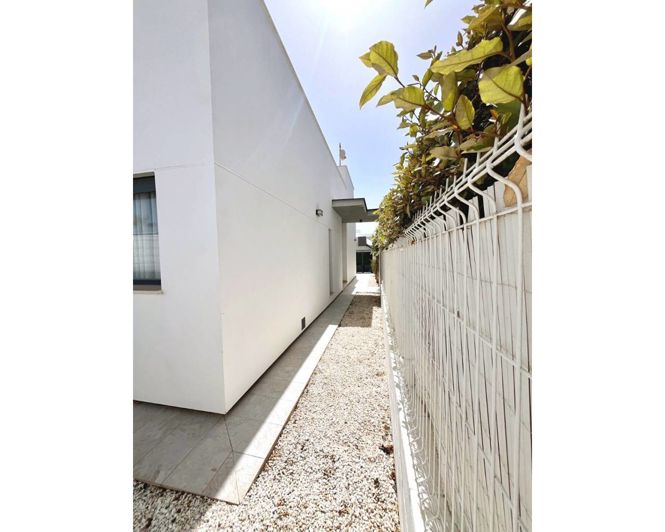 Image No.15-2 Bed Villa for sale