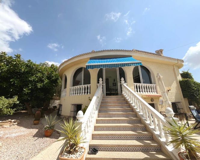 Image No.2-6 Bed Villa for sale