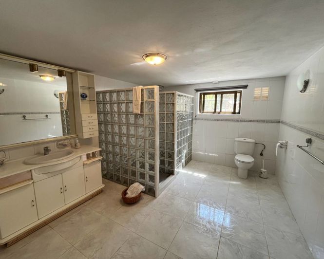 Image No.26-6 Bed Villa for sale