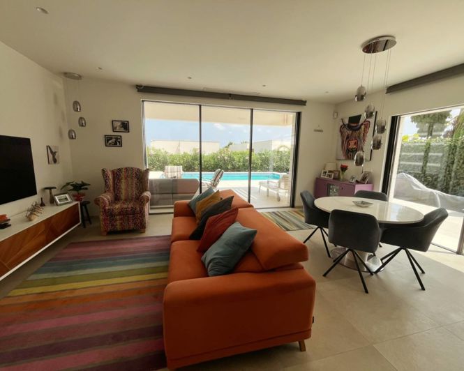 Image No.3-4 Bed Villa for sale