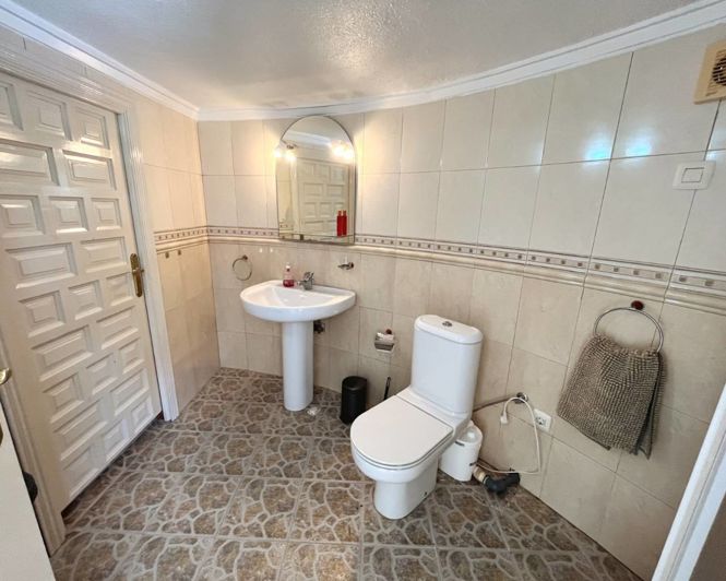 Image No.18-4 Bed Villa for sale