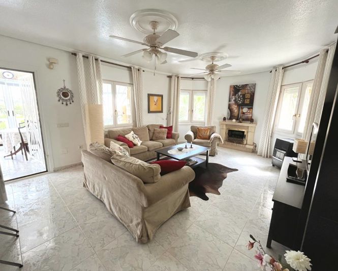 Image No.4-4 Bed Villa for sale
