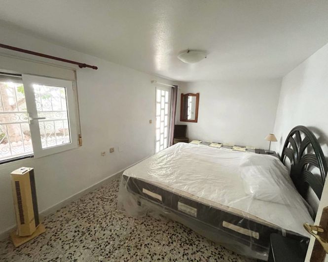 Image No.24-3 Bed Semi-Detached for sale