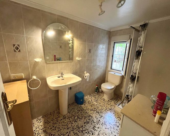 Image No.27-3 Bed Semi-Detached for sale