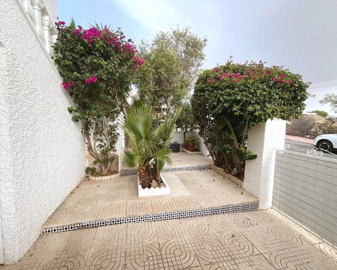 Image No.30-3 Bed Semi-Detached for sale