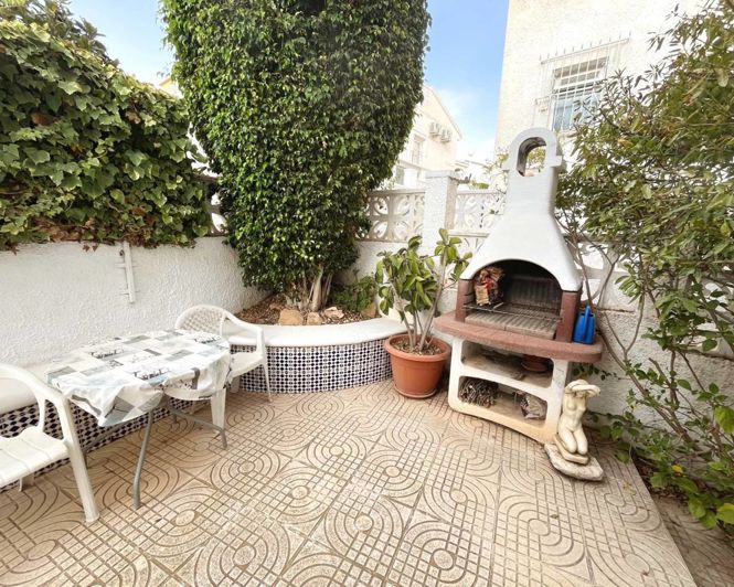Image No.33-3 Bed Semi-Detached for sale