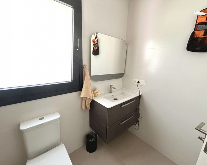 Image No.14-3 Bed Semi-Detached for sale