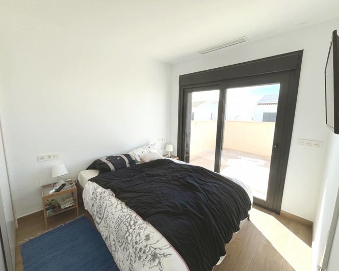 Image No.17-3 Bed Semi-Detached for sale
