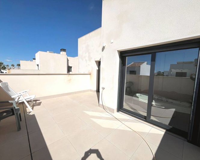 Image No.18-3 Bed Semi-Detached for sale