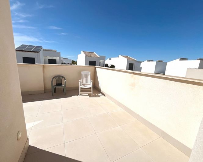 Image No.19-3 Bed Semi-Detached for sale