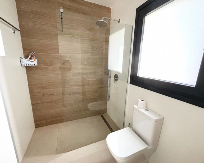 Image No.24-3 Bed Semi-Detached for sale