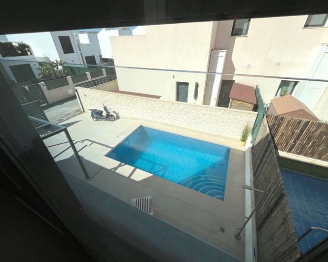 Image No.27-3 Bed Semi-Detached for sale