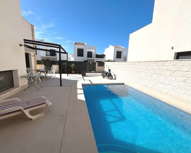 Image No.34-3 Bed Semi-Detached for sale