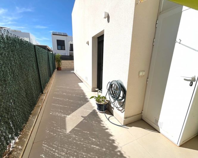 Image No.36-3 Bed Semi-Detached for sale