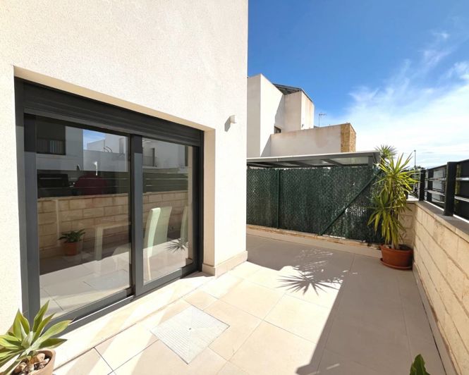 Image No.37-3 Bed Semi-Detached for sale
