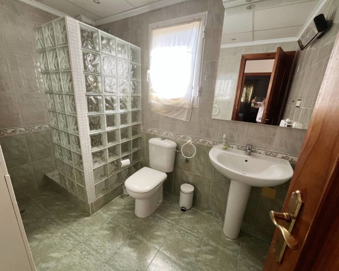 Image No.18-3 Bed Villa for sale
