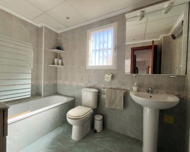 Image No.19-3 Bed Villa for sale