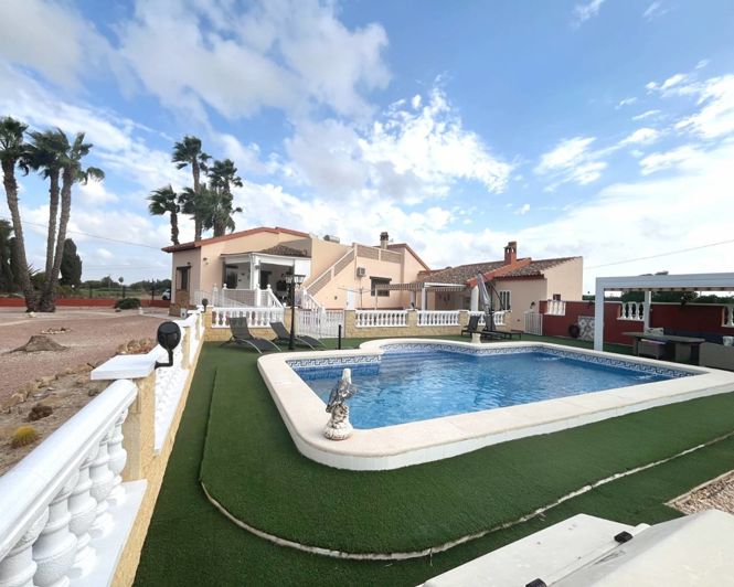 Image No.2-3 Bed Villa for sale