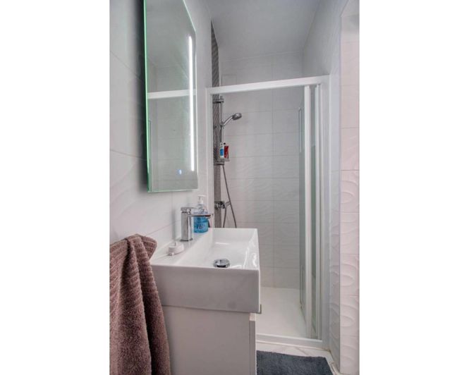 Image No.9-2 Bed House for sale