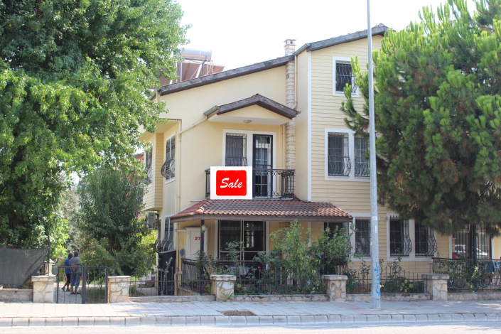 Image No.1-5 Bed Villa / Detached for sale