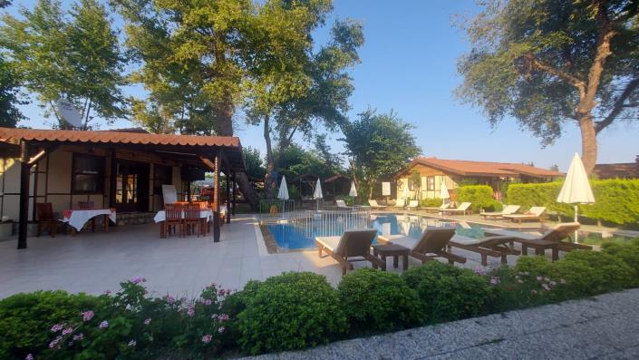 Image No.7-13 Bed Hotel for sale