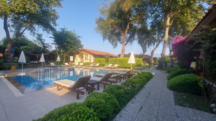 Image No.8-13 Bed Hotel for sale