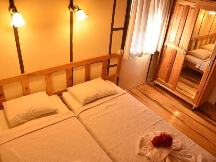 Image No.31-13 Bed Hotel for sale