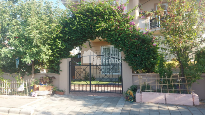 Image No.1-4 Bed Apartment for sale