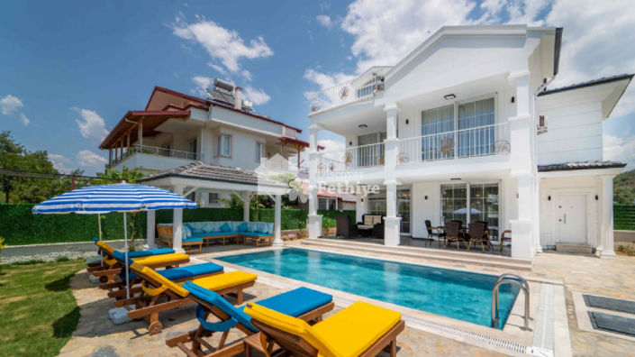 Image No.1-4 Bed Villa for sale