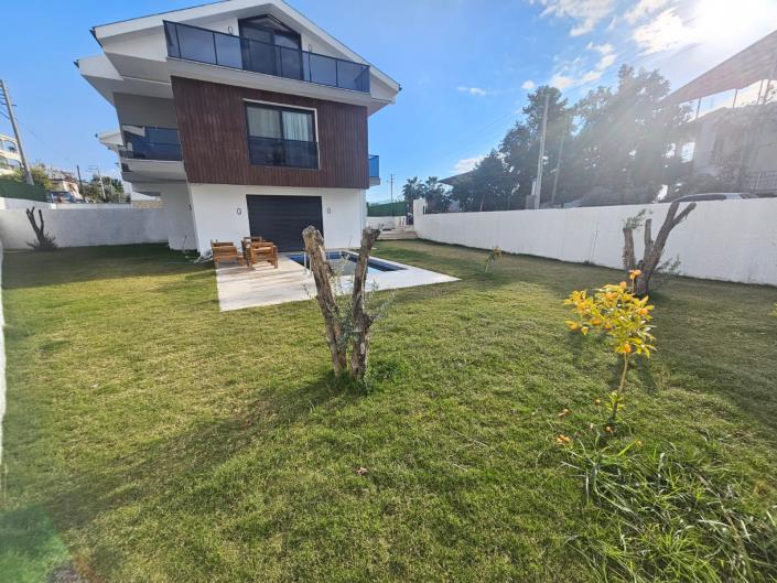 Image No.3-4 Bed Villa for sale