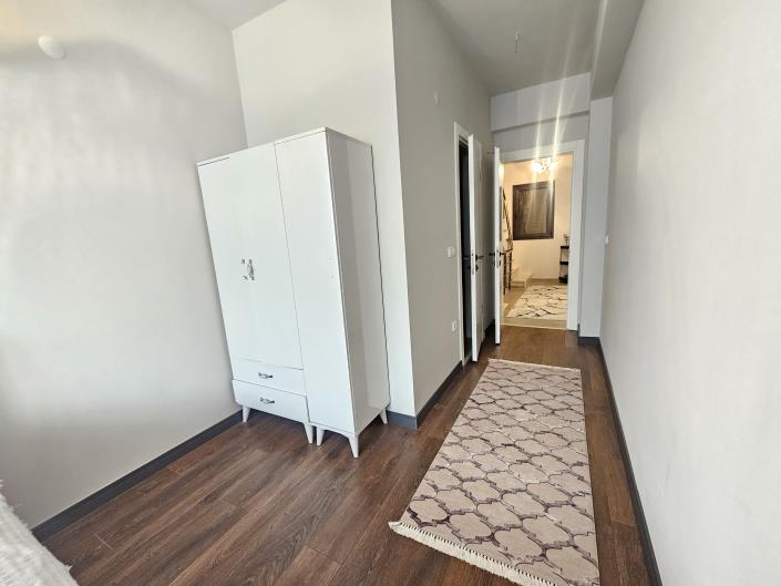 Image No.21-4 Bed Apartment for sale