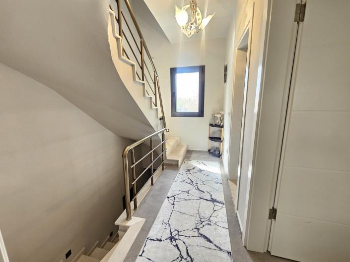 Image No.24-4 Bed Apartment for sale