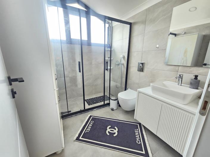 Image No.37-4 Bed Apartment for sale