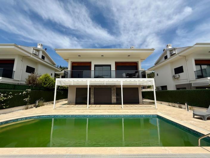 Image No.1-5 Bed Villa for sale