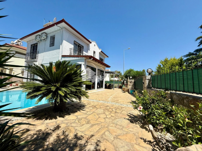 Image No.11-3 Bed Villa for sale