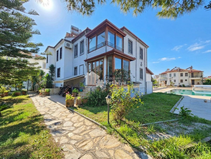 Image No.4-4 Bed Villa for sale