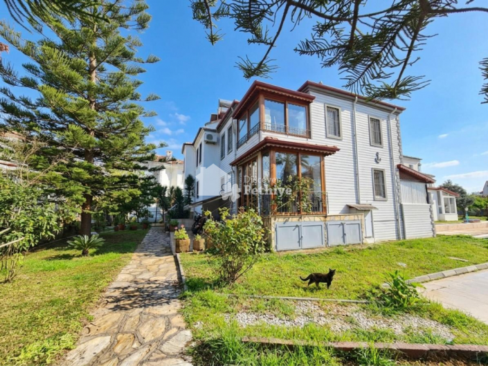 Image No.37-4 Bed Villa for sale