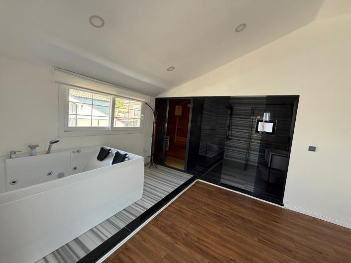 Image No.31-3 Bed Villa / Detached for sale