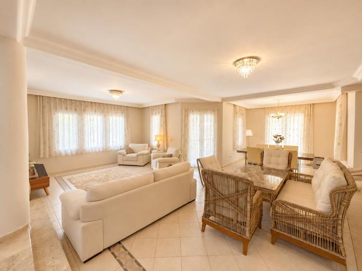 Image No.19-6 Bed Villa / Detached for sale