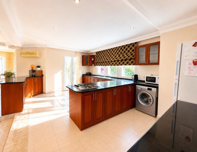 Image No.21-6 Bed Villa / Detached for sale