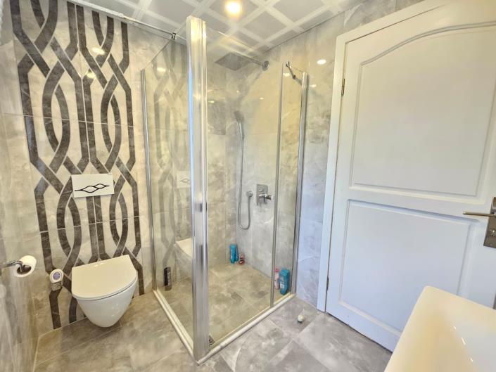 Image No.39-6 Bed Villa / Detached for sale