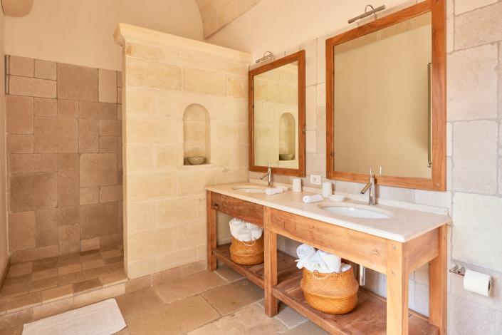 Image No.11-5 Bed Farmhouse for sale