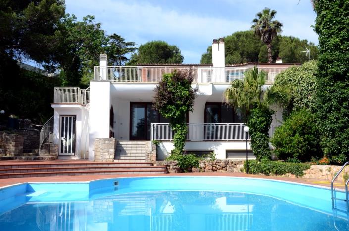 Image No.1-Villa de 5 chambres à vendre à Neviano