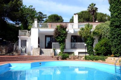 1 - Neviano, Villa