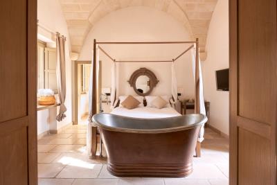 MASTER-BEDROOM