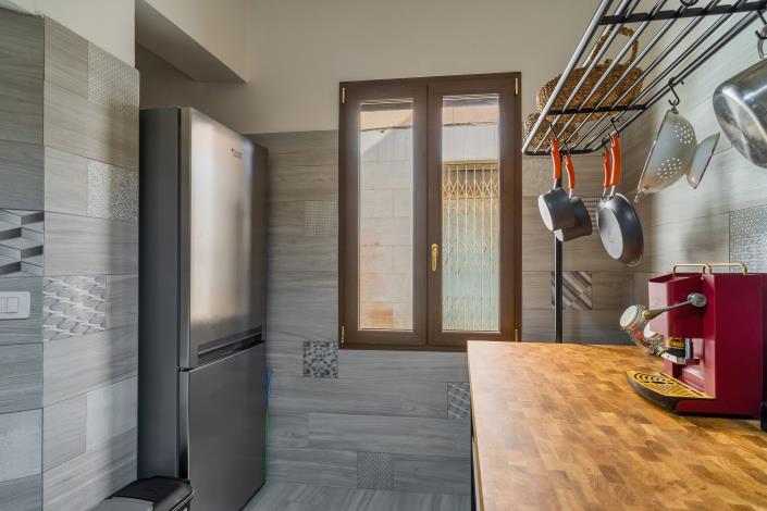 Image No.6-2 Bed Townhouse for sale