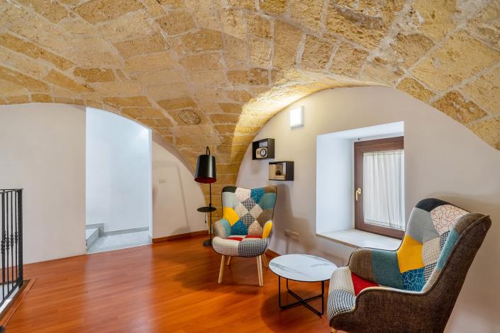 Image No.10-2 Bed Townhouse for sale