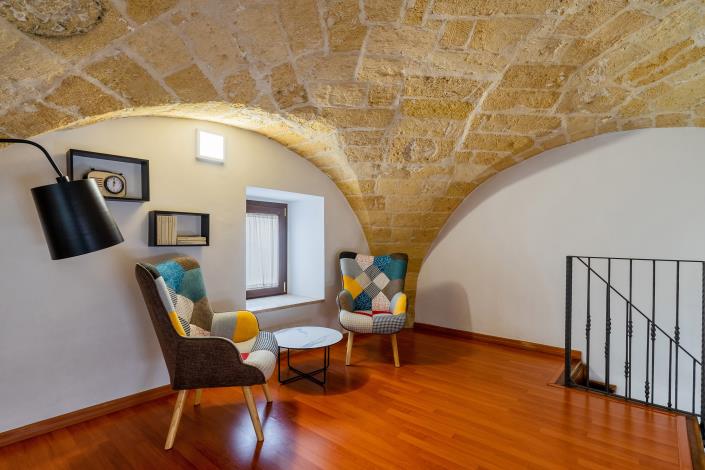 Image No.11-2 Bed Townhouse for sale